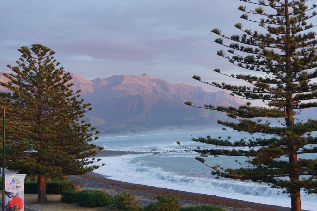 Waves Apartments Kaikoura Esterno foto