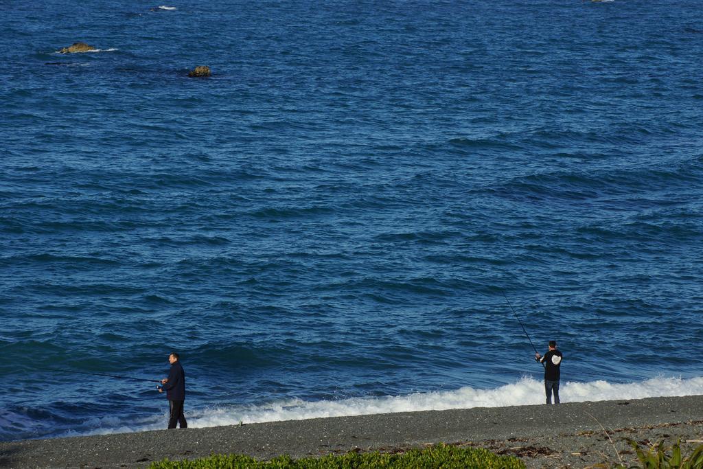 Waves Apartments Kaikoura Esterno foto